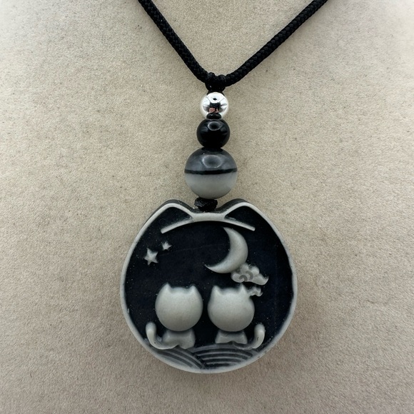 Jewelry - Tai Chi Stone Cat Design Pendant with Accent Beads on Black Adjustable Rope